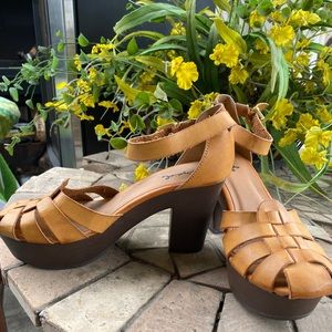 Qupid yellow chunky heels